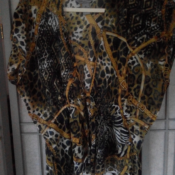 Top - Picture 2 of 3